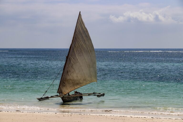 Kenia Badeurlaub Diani Beach Katamaran